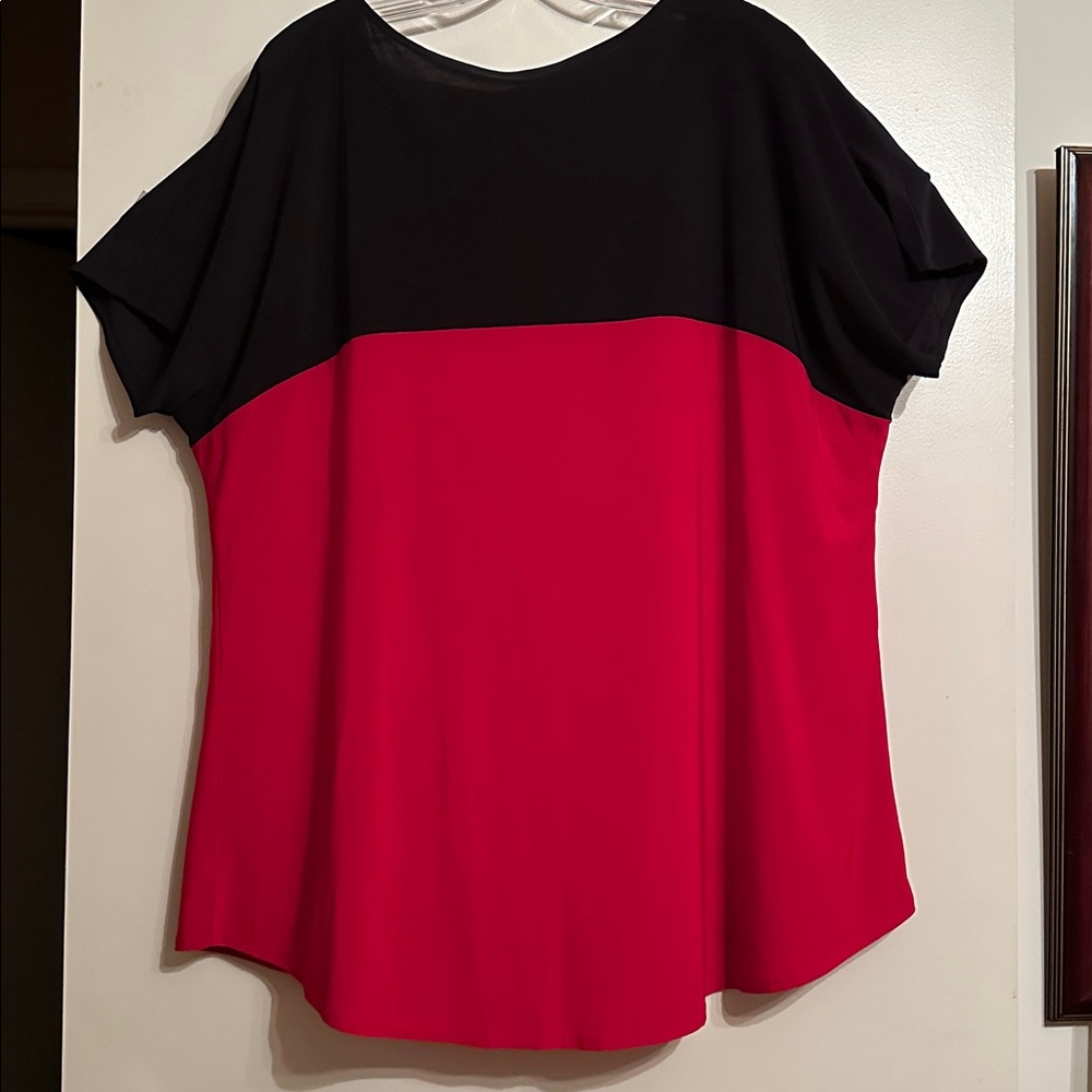 Black and Red Short Sleeve Top